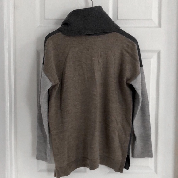 Tahari extrafine merino wool sweater - Picture 7 of 7